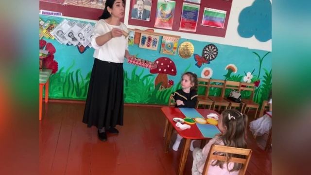 Нетрадиционная техника рисования «Одуванчики в траве» . смотреть онлайн