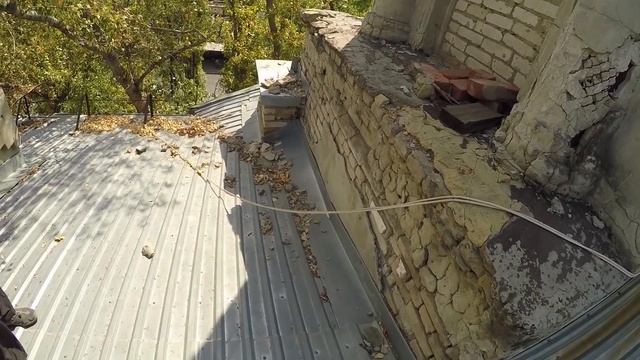 Течёт потолок,что делать с крышей?