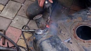 Бензобак от Газели можно заварить поуавтоматом, сваркой