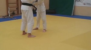 Коши гурума Бросок через бедро с захватом шеи