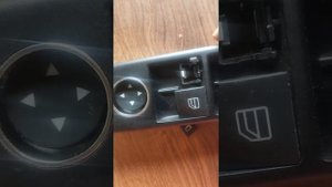 Mercedes w204 ремонт кнопок стеклоподемника.