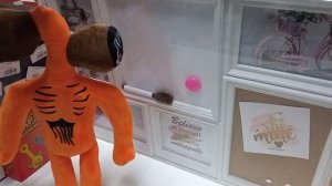 Игрушка сиреноголовые.  Очень странная и популярная игрушка.