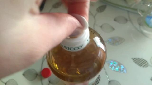 Дозатор для растительного масла находится в бутылке. смотреть онлайн