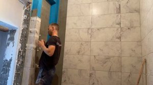 Облицовка короба с нишей плиткой, с запилом наружных углов плитки под 45 градусов