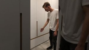 Обзор распашного шкафа от профессор мебель с интегрированной ручкой