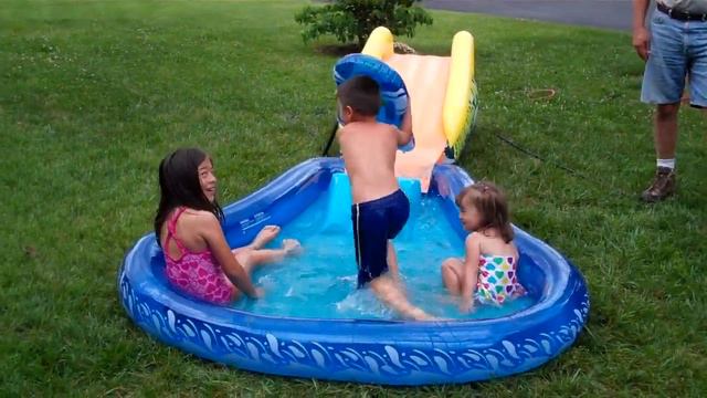 Water slide : Водяная горка смотреть онлайн