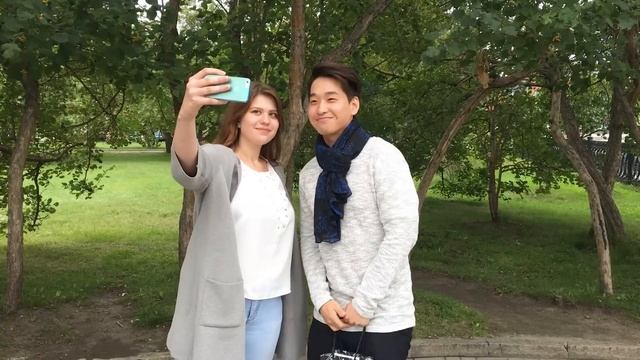 Радушный прием корейских парней в России (Я хочу жить в России) смотреть онлайн