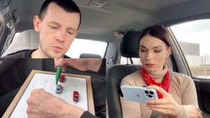Инструктор по вождению. Урок 1. Девушка за рулём .