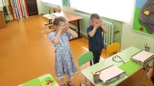 Занятие с детьми детского сада "Прогулка в лес"