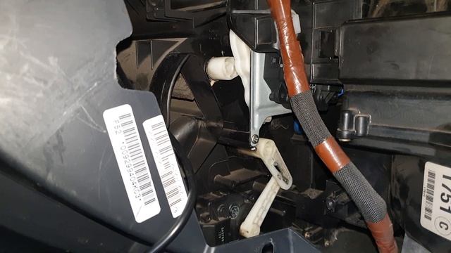 Заслонки направления потока воздуха и температуры Toyota Avensis. смотреть онлайн