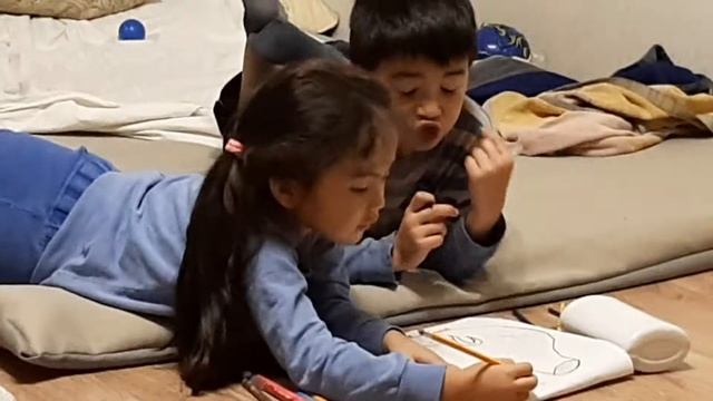 Рисование дома для детей. Спартанские условия. Семья. смотреть онлайн