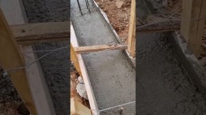 Когда заливать бетон вручную?