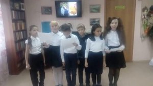 Ко дню пожилого человека песня "Бабушка рядышком с дедушкой".