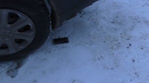 Алиса РАЗБИВАЕТ СВОЙ ТЕЛЕФОН / Как сломать свой мобильный