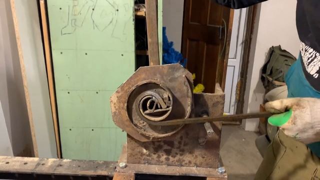 Подставка для ёлки своими руками /DIY смотреть онлайн