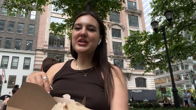 NYC VLOG #2: Сохо, Брайант Парк, распаковка AirPods Max и много много болтаю смотреть онлайн