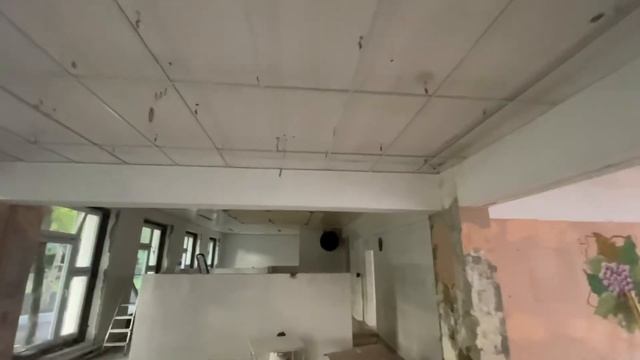 Монтаж подвесного потолка армстронг смотреть онлайн