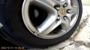 Лексус-работа с штатным Домкратом.