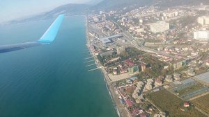 Взлет самолета 737-800 из аэропорта Сочи (Адлер)