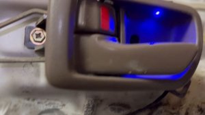 Подсветка дверных ручек Toyota Vista SV40