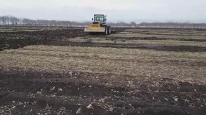 Глубокорыхлитель  , обработка почвы после корчевки сада.