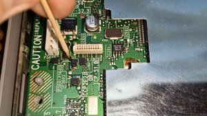 PS1 FAT (SCPH7502) нет вибрации, замена SMD предохранителя.