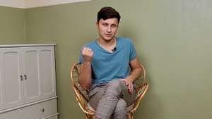 Можно ли сидеть нога на ногу? Мифы и правда