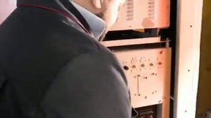 Малая ёмкость АКБ,электровоз 3эс5к, параллелим батарею.