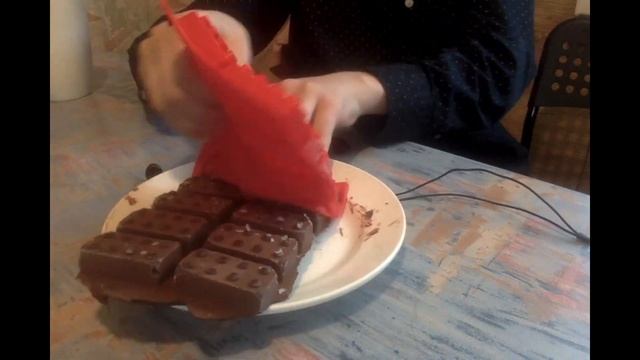 КАКОЙ ШОКОЛАД ЛУЧШЕ? ДОМАШНИЙ ИЛИ ПОКУПНОЙ? смотреть онлайн