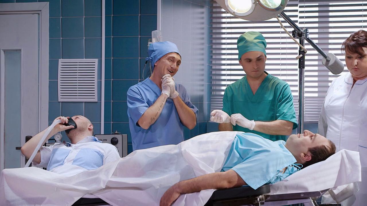 Однажды в России: Хирургическая операция у мэра города