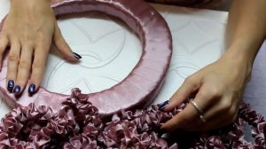 Веночек своими руками, венок на дверь, веночек из атласных лент