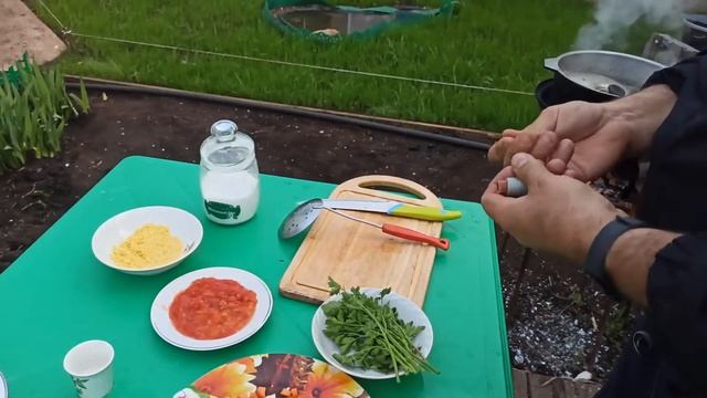 ? ОЧЕНЬ ВКУСНО ЦАРСКАЯ УХА .Как приготовить из красной рыбы ФОРЕЛЬ на костре в казане VSV EDA