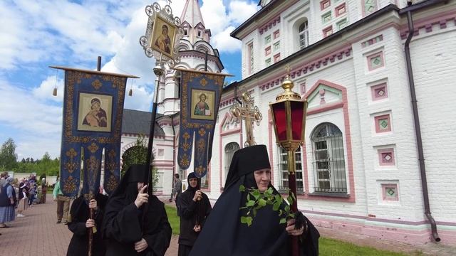 Свято-Троицкий Александро-Невский ставропигиальный женский монастырь. Троица