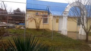 Всех с праздником! На Крещение, окропите жилище святой водой.