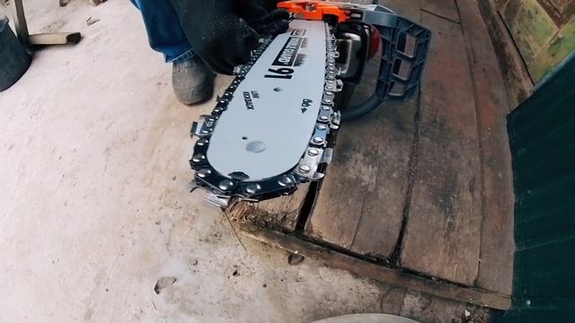 Запуск бензопилы Oleo-Mac gsh 40 после хранения ,масло, натяжка цепи.