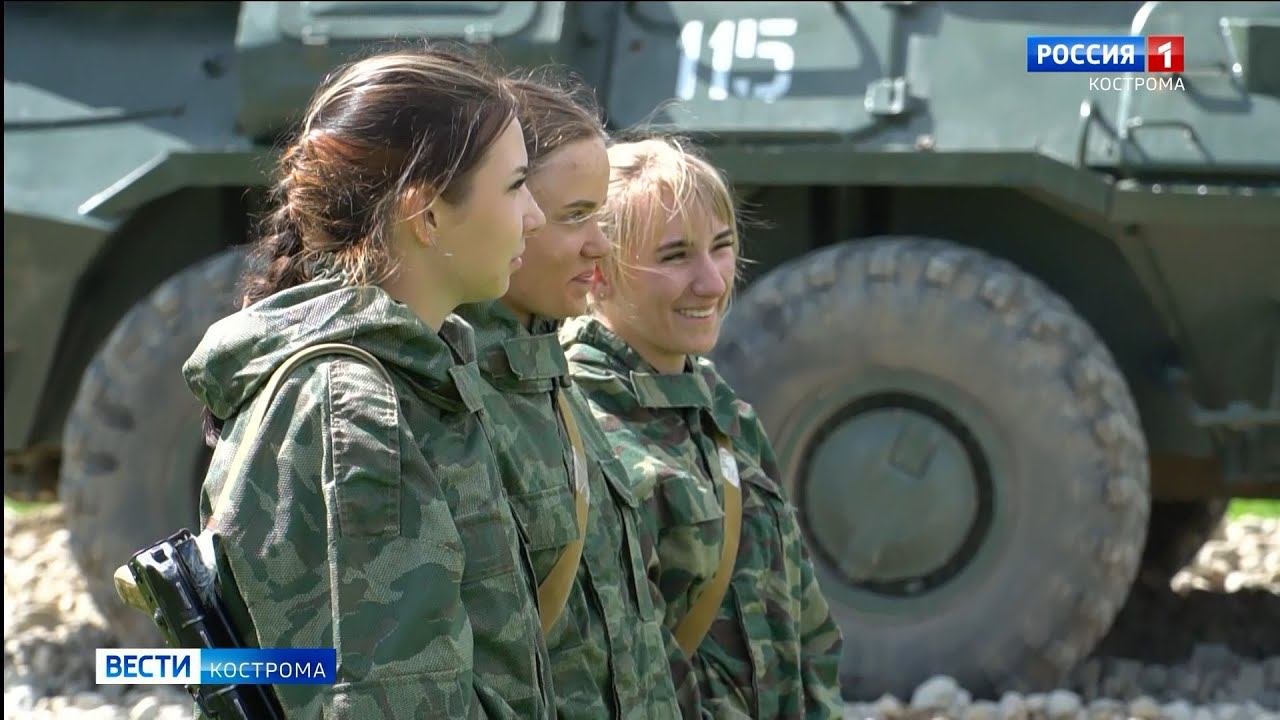 Курсантки костромской Химакадемии погонялись на БТР с мужчинами