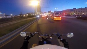 Первая поездка по городу на мотоцикле