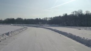 Стою и жду тебя как дура