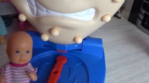 Катя и Макс веселая семейка вытащи прыщ или промокнешь челлендж мультики с куклами барби новые