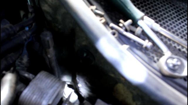 Замена трубки кондиционера 7L0820017C на АУДИ Q7 2006 AUDI Q7 3,0 дизель смотреть онлайн