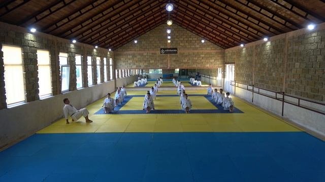 Упражнения для утренней зарядки и для разминки перед тренировкой