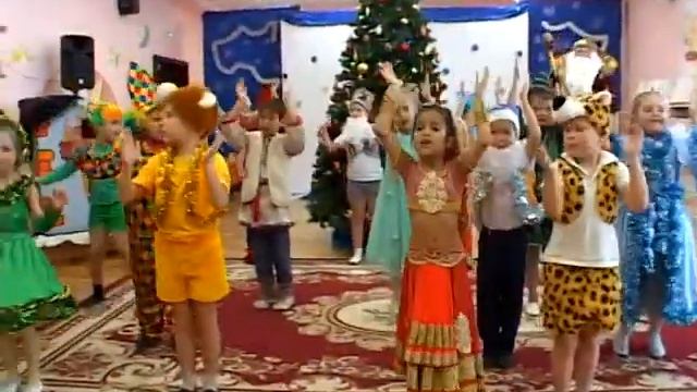 Новогодний танец "Часики". Муз.рук.Е.Рабская смотреть онлайн