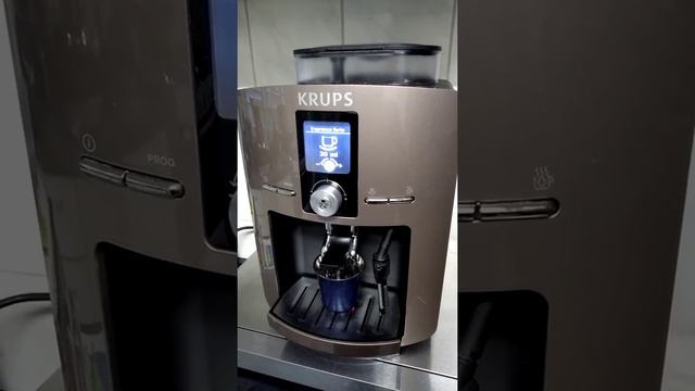 Cafeteira Expresso Super Automática KRUPS EA8240