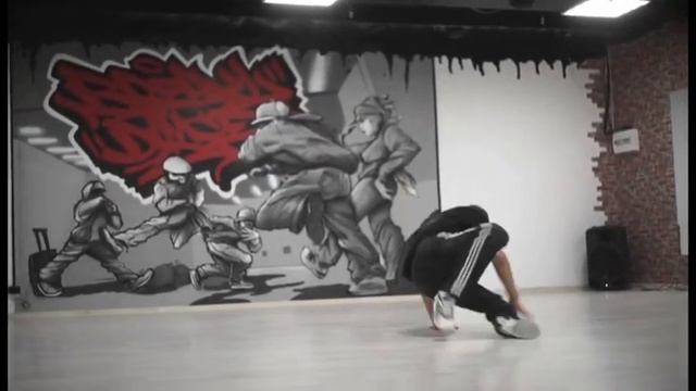 Алексей Галимов - главный тренер по брейкингу и руководитель СТЦ "Genesis Groove" смотреть онлайн