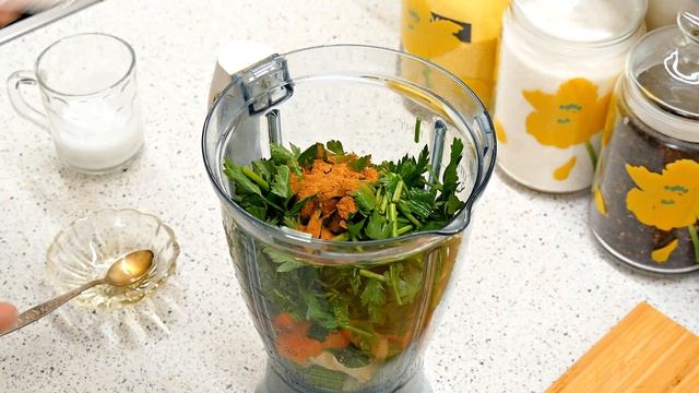 258. Фруктово-овощной смузи из сельдерея, моркови и банана смотреть онлайн