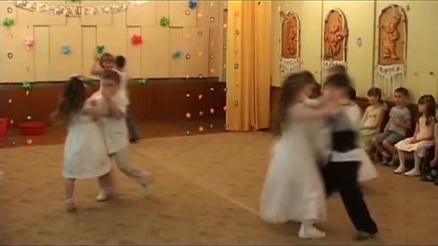 Фигурный вальс 6-7 лет.mpg смотреть онлайн