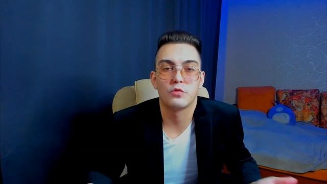 Что делать, если девушки не обращают на тебя внимания? смотреть онлайн