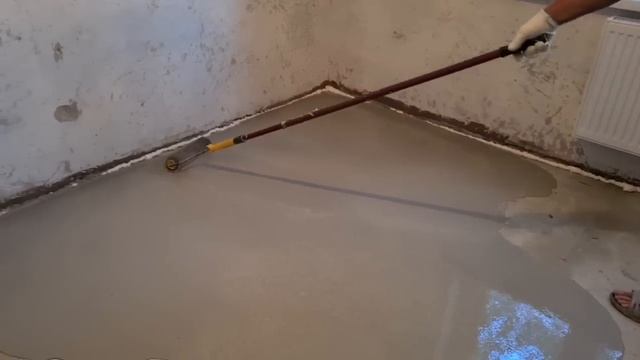 Ейск?Ремонт в квартире Тани. Заливаем полы . Декоративное покрытие от АМК?? смотреть онлайн