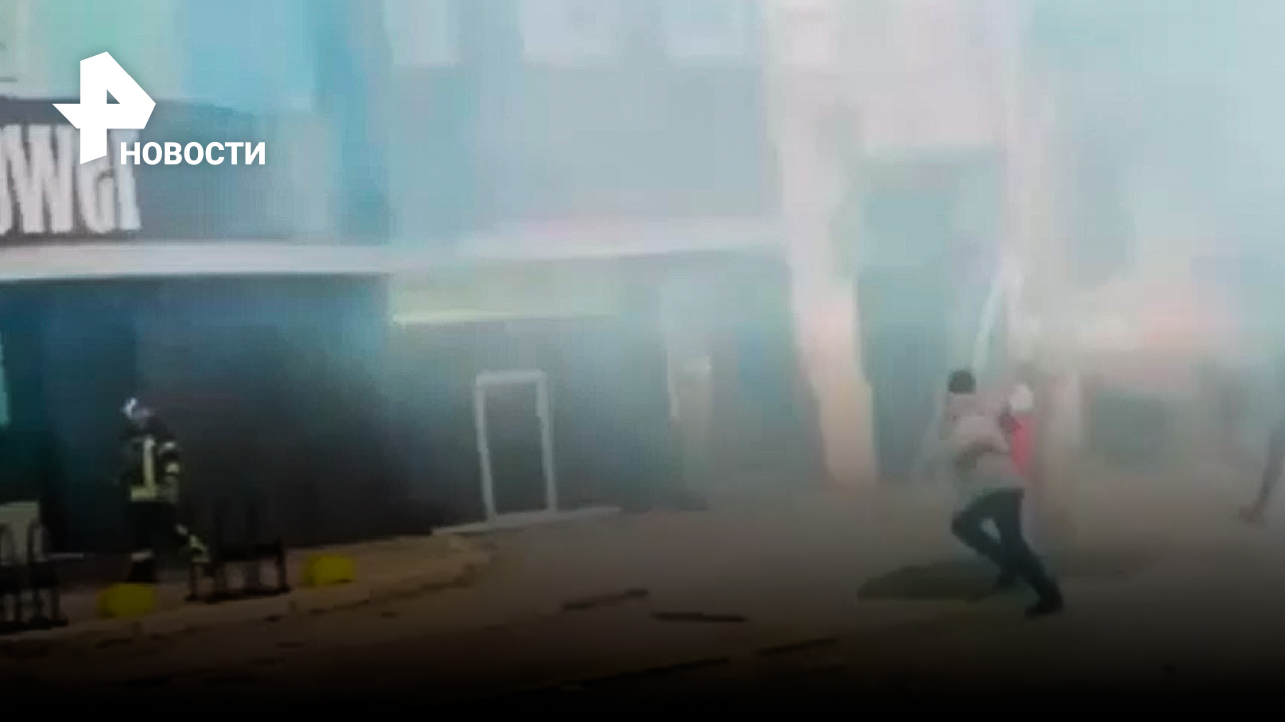 Обломки, дым, уничтоженные машины - центр Киева после взрывов / РЕН Новости
