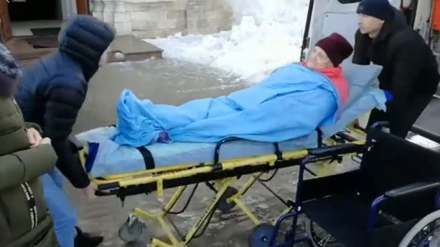 Перевозка лежачих больных в Храм на службу смотреть онлайн